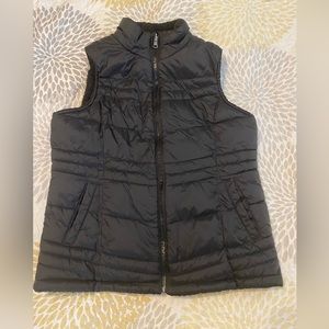 Time and Tru Reversible Black Vest